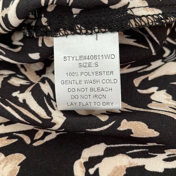 NWT Grade & Gather Satin Swirl Ruffle Tank Sleeveless Top Blouse Black - Picture 6 of 9